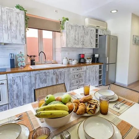 The Captain's Bridge * Gaios