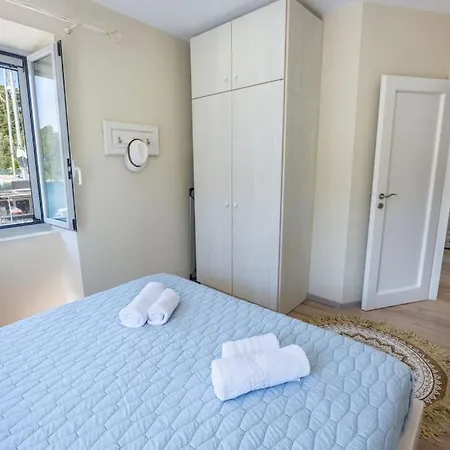 Apartament The Captain's Bridge *