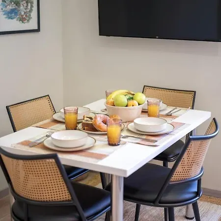 The Captain's Bridge Apartment *