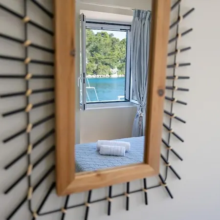 The Captain's Bridge