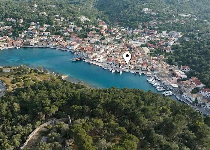 The Captain's Bridge * Gaios